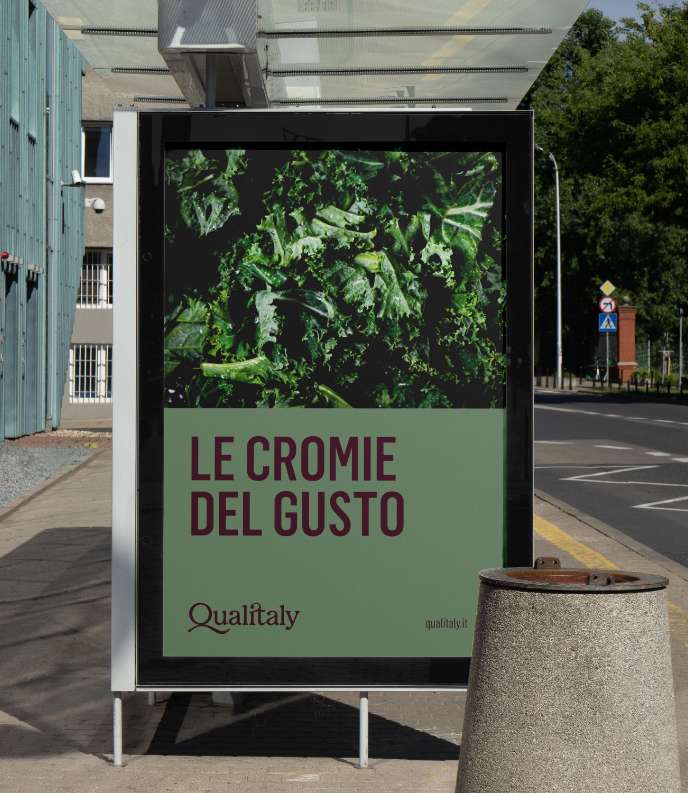Qualitaly product identity food - affissione per campagna pubblicitaria applicata ad una fermata di autobus.