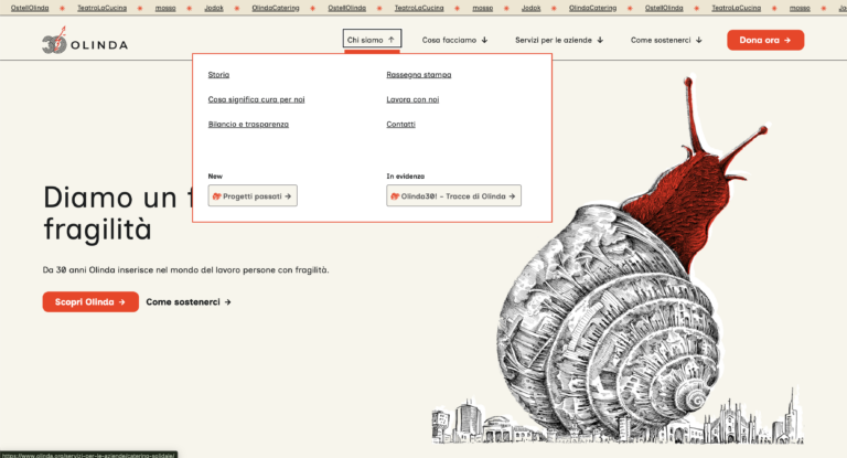 Home page di olinda.org con il menu "Chi siamo" aperto, che mostra le voci Storia, Cosa significa cura per noi, Bilancio e trasparenza, Progetti passati, Rassegna stampa, Lavora con noi, Contatti, Tracce di Olinda. A destra l'illustrazione di una chiocciola gigante tra i palazzi di Milano.
